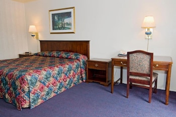 Standard Room, 1 Queen Bed, Non Smoking