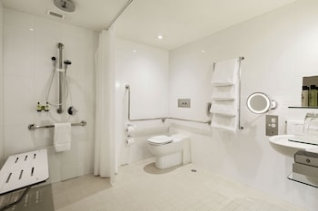 Classic Room, 1 King Bed, Accessible