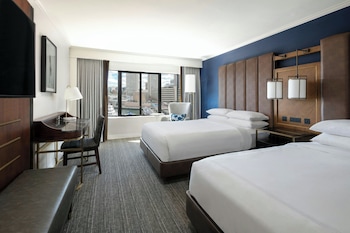 Room, 2 Queen Beds, Partial Sea View