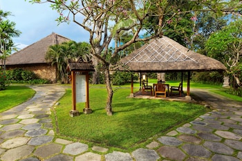 Luxury Villa, Garden View