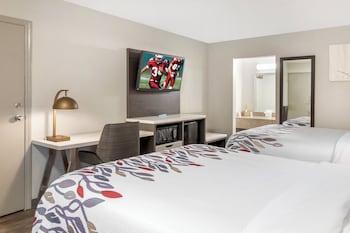 Deluxe Room, 2 Queen Beds, Non Smoking