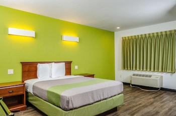 Deluxe Room, 1 Queen Bed, Accessible, Non Smoking
