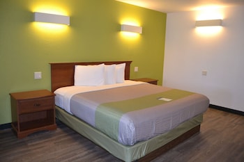 Deluxe Room, 1 King Bed, Smoking, Kitchen
