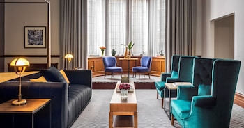 Suite, 1 King Bed (Heritage)