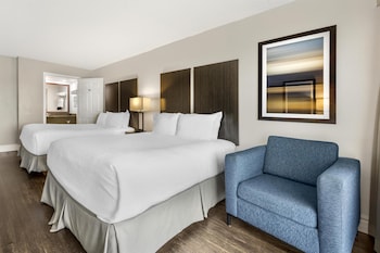Pet Friendly, 2 Queen beds, Balcony