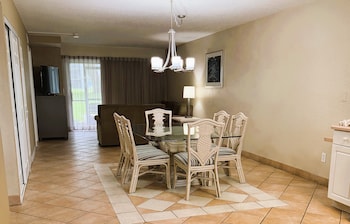 Condo, 2 Bedrooms