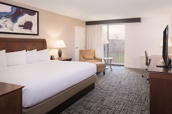 Standard Room, 1 King Bed, Balcony