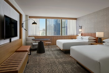 Room, 2 Queen Beds (Mobility/Hearing Access, Roll-In Shwr)