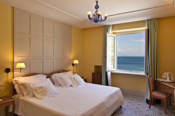 Standard Double or Twin Room, Sea View (Window)