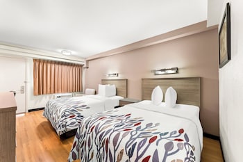 Deluxe Room, 2 Double Beds (Smoke Free)