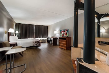 Suite, 1 King Bed, Non Smoking, Jetted Tub