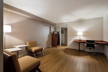 Suite, 1 King Bed, Non Smoking