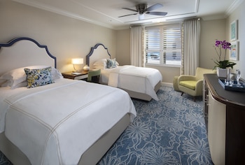 Deluxe Room, 2 Double Beds, Partial Ocean View
