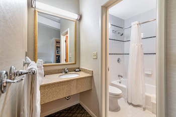 Room, 2 Queen Beds, Non Smoking