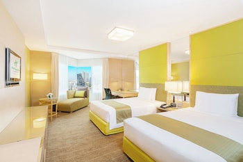 Premium Room, 2 Twin Beds, Non Smoking, Club Lounge Access (City View)