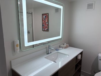Standard Room, 2 Queen Beds, Non Smoking, Patio