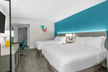 Standard Room, 2 Queen Beds, Non Smoking, Patio
