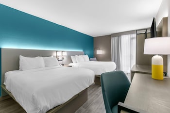 Standard Room, 2 Queen Beds, Non Smoking, Patio