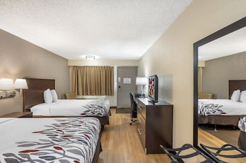 Deluxe Room, 2 Double Beds (Smoke Free)
