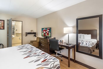 Business Room, 1 King Bed, Accessible (Smoke Free)