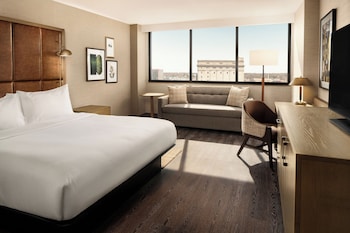 Deluxe Room, 1 King Bed