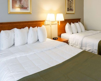 Standard Room, 2 Queen Beds, Non Smoking