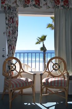 Family Suite, Multiple Beds, Non Smoking (Efficiency)