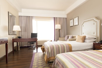 Deluxe Room, 1 Twin Bed (City Facing)