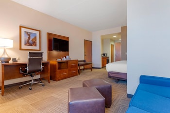 Lakeview Accessible Ground Floor Deluxe Suite