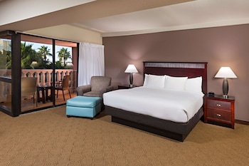Junior Suite, 1 King Bed, Balcony