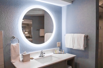 Suite, Multiple Beds (2 KNG SALON SUITE INTERIOR)