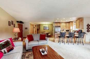 Condo, 2 Bedrooms