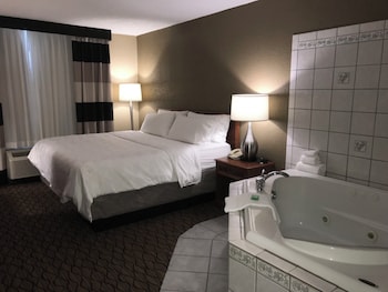 Standard Room, 1 King Bed, Jetted Tub