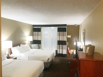 Standard Room, 2 Queen Beds, Courtyard View