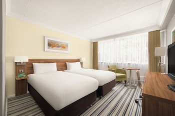 Standard Room, 2 Twin Beds (Walk-In Shower)