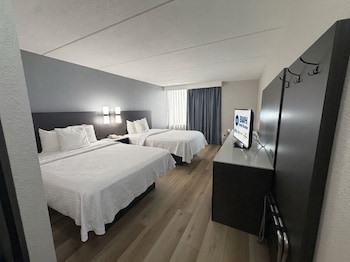 Standard Room, 2 Queen Beds, Non Smoking, Refrigerator