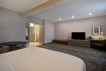 Deluxe Room, 1 King Bed