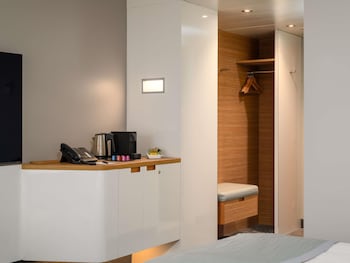 Superior Room, 1 Queen Bed