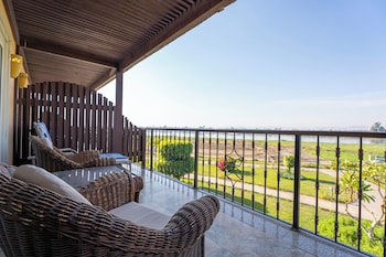 Deluxe Nile View Room
