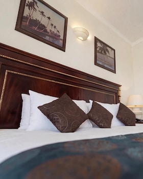 Deluxe Gardens View Room