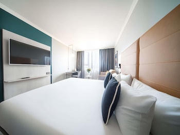 Superior Room, 1 King Bed