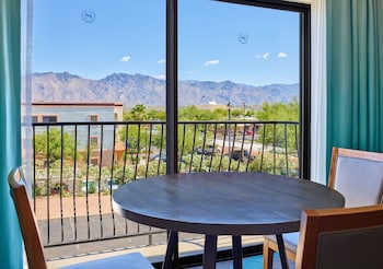 Presidential Suite, 1 King Bed with Sofa bed, Balcony, Mountain View