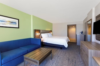 Room, 1 King Bed, Roll-in Shower, Oceanfront (Roll-In Shower)