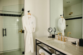 Room, 1 King Bed (Atelier)