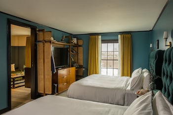 Premier Room, Accessible (Socialite, Two King)
