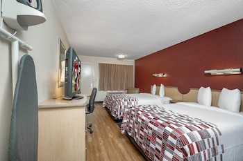 Deluxe Room, 2 Double Beds (Smoke Free)