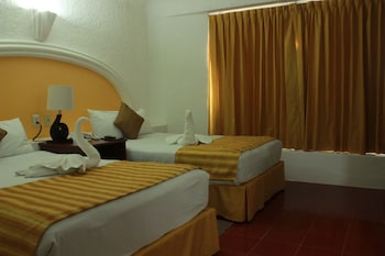Standard Room, 2 Double Beds
