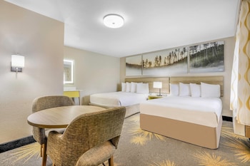Room, Multiple Beds, Non Smoking (2nd Floor Only)