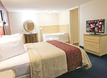 Standard Suite, 1 King Bed, Non Smoking, Jetted Tub