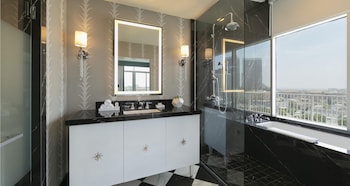 Suite, 1 Double Bed, Balcony